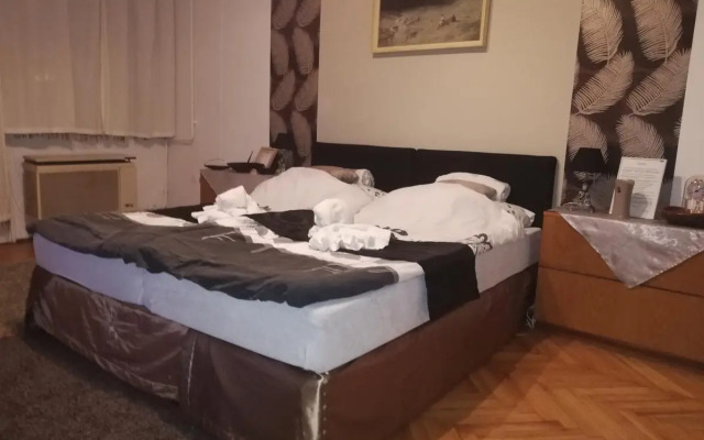 Heni Apartman