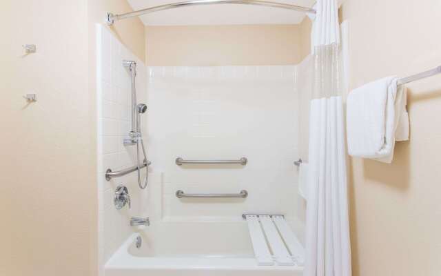 Baymont by Wyndham Plymouth