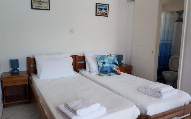 Beachfront studio apartment with incredible views