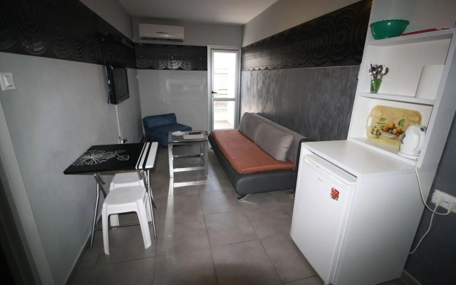 Rich Luxury Suites