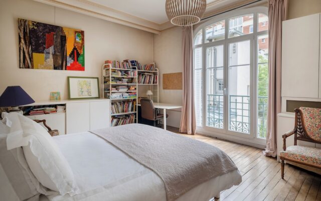 Paris Mozart Prestige Residence