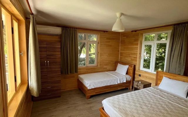 Lemon Garden Lodge