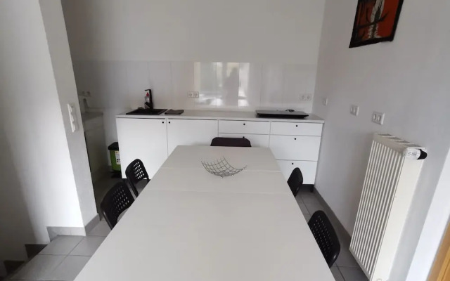 Apartment Close to Lake Ferienwohnung Seenah