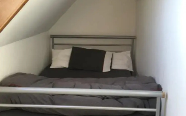Spacious 4 Bedrooms Apartment in City Centre