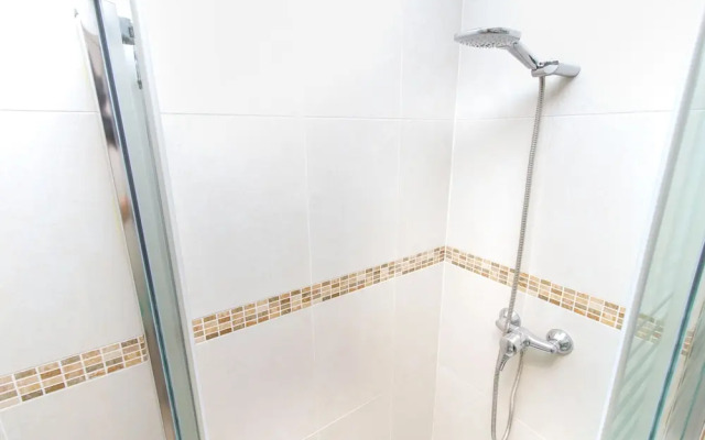 Calle Mezquitilla - Spacious Apartment by La RecepciÃ³n