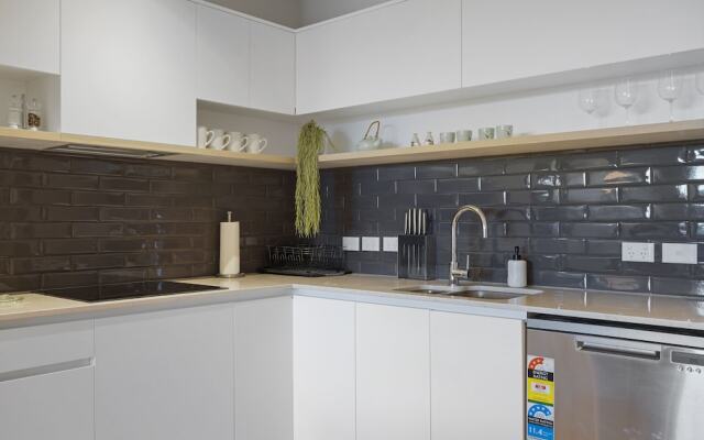 Groovy Apt Close to Onehunga Mall Centre