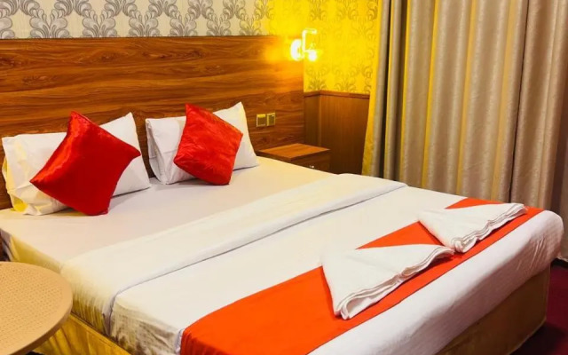 OYO 271 Parasol Hotel