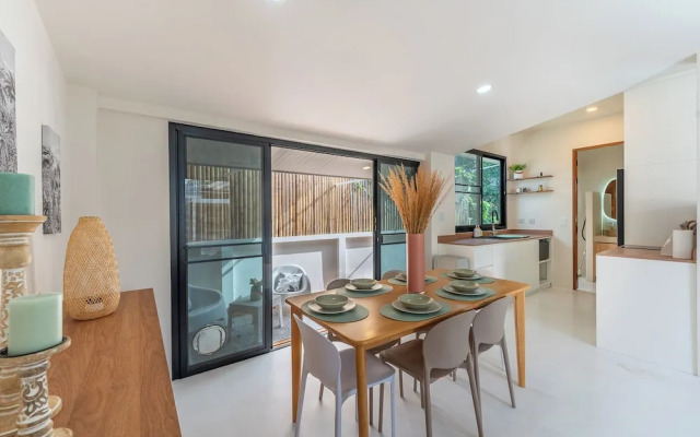 Stylish Rooftop Pool Villa Sea View V211