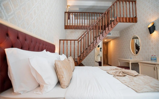 River Inn Hotel