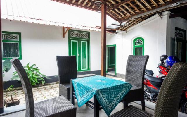 RedDoorz Syariah @ Ndalem Kembang Sore Yogyakarta