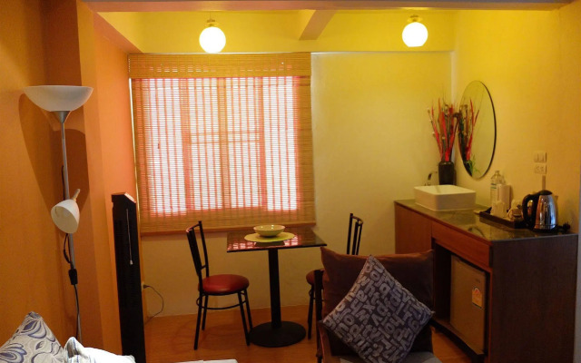 Oyo 304 Seven Suns Residence