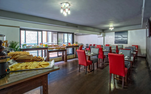 Yaad City Hotel