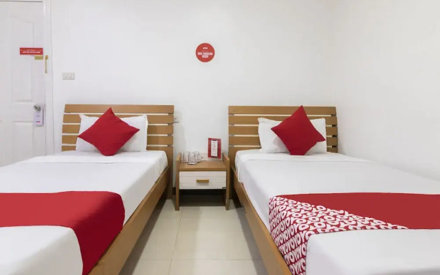 OYO 416 Lucky Hotel