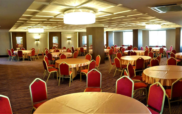 Grand Isias Hotel