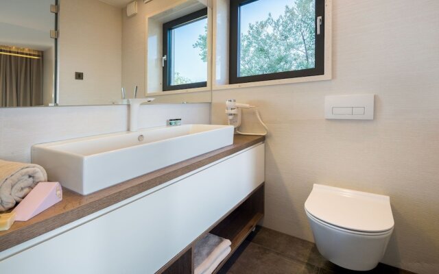 Beachfront Villa Azzurro With Pool