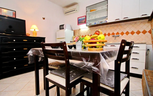 Apartments Sunset - One Bedroom Apartment With Terrace and Sea View