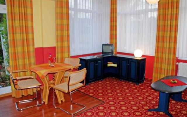 DEB 009 Appartementhaus auf Moench