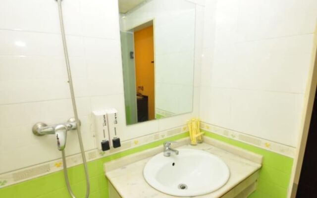 Yimi Hotel Sanyuanli Metro Station