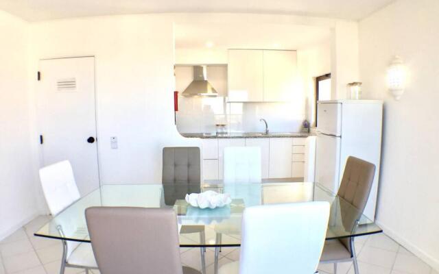 Bellavista Avenida Pool and city center