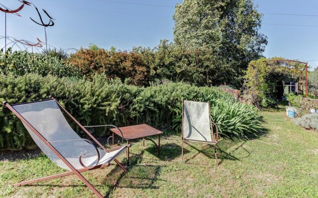 Rustic Cottage in Oppede With Shared Pool