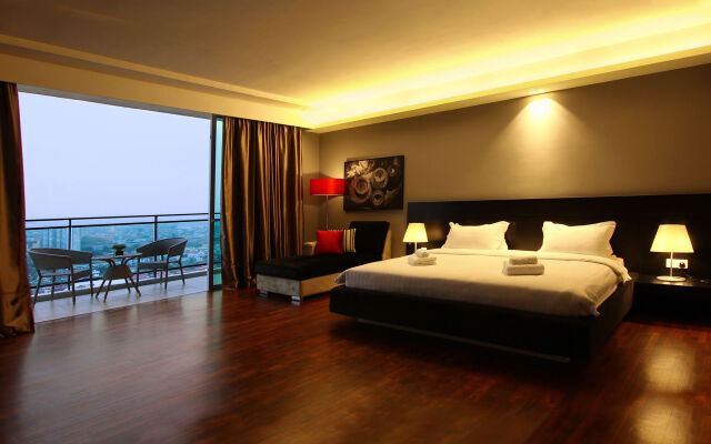 The Shore Hotel & Residences