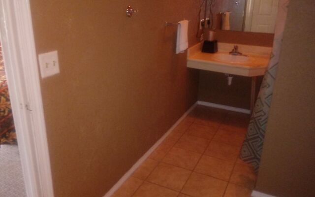 All Seasons Inn Motel And RV Park