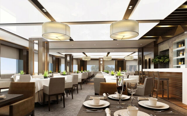 Central Palace Hotel