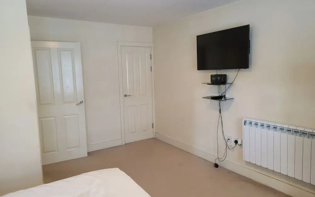 1br&sofabed-sleeps4-parking-central