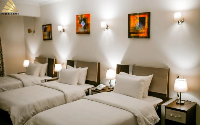 Pyramid Edge Hotel & Exclusive Pyramids View Rooftop