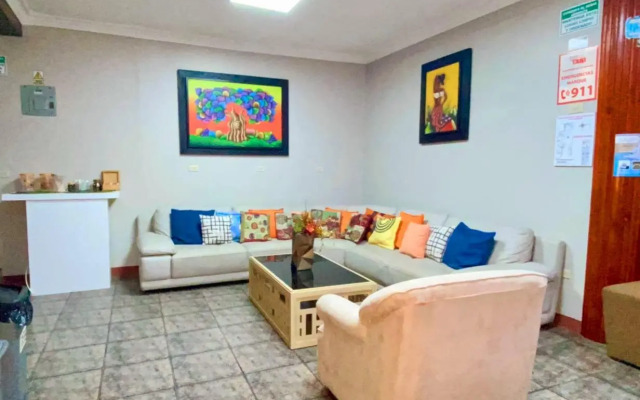 Hotel Los Algarrobos