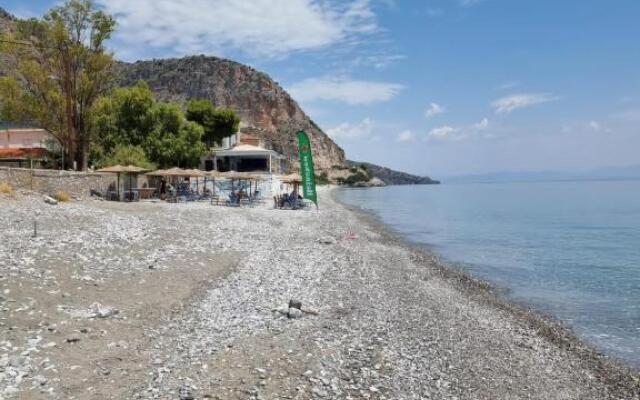 Thassa Beach Apartment No6 (with mountain view)