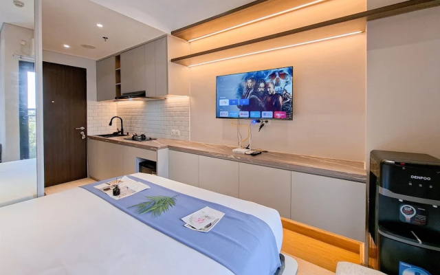 Modern And Warm Studio At Apartment Transpark Bintaro – Guest Rooms – South Tangerang