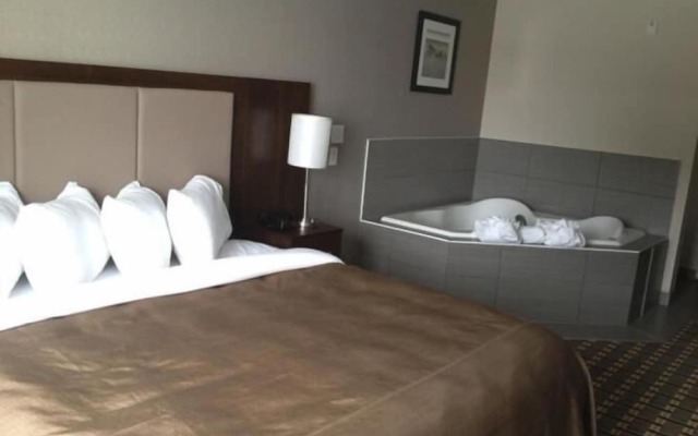 Carlyle Western Star Inn & Suites