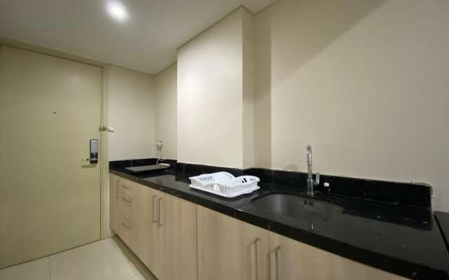 New And Homey Studio Apartment At Warhol (W/R) Residence