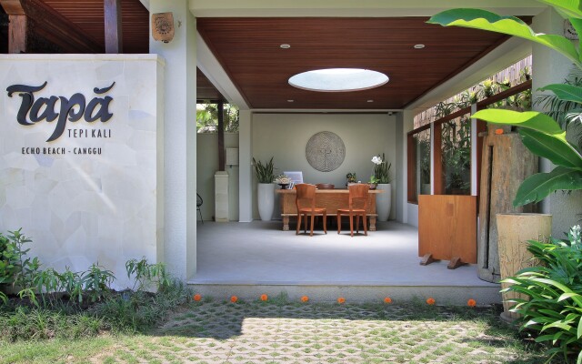 Tapa Tepi Kali Canggu by Pramana