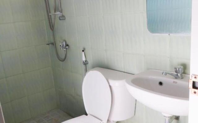 Nanette's Tourist Inn