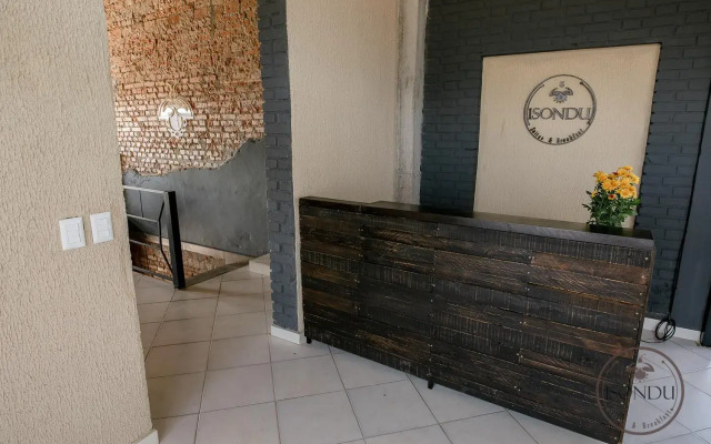 ISONDU Suites & Breakfast