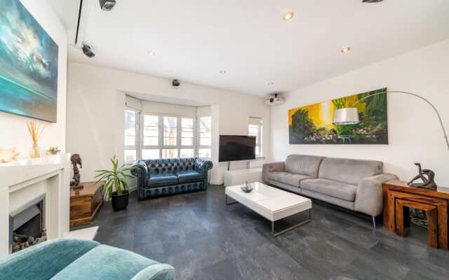 Modern 2Bd Riverside Flat In Fulham