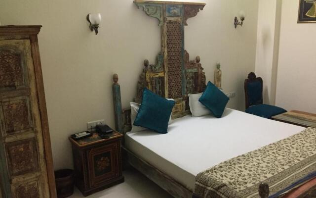 Little Ganesha Inn
