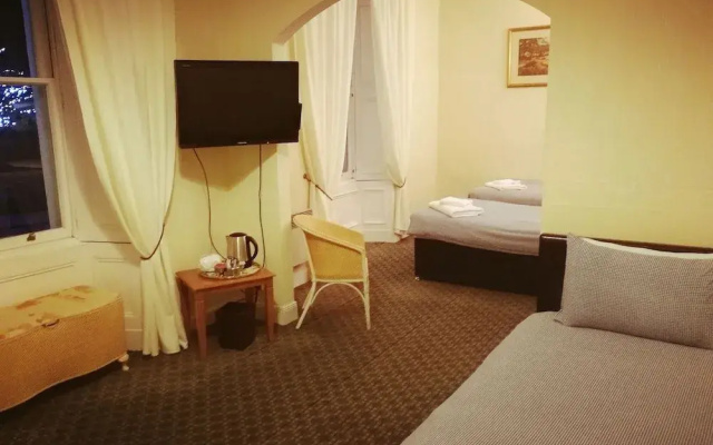 Victoria Hotel