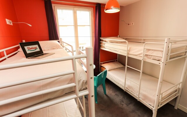 Vintage Paris Gare du Nord by Hiphophostels