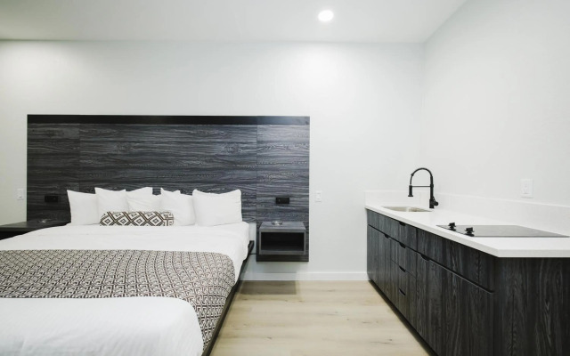 Sapphire Inn and Suites