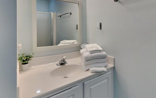 Palm Court Yacht Club #308