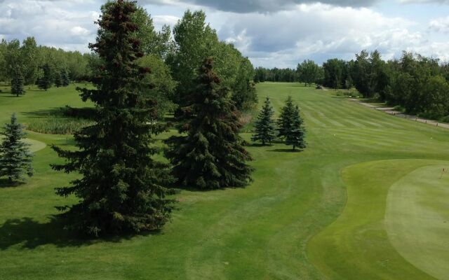 Dunvegan Inn and Suites