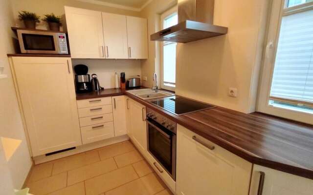 Strandburg Modern Retreat