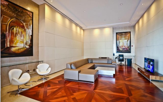 One Broadway Luxury Suites Downtown
