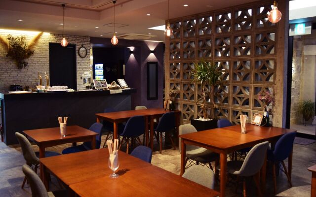 Hotel 385
