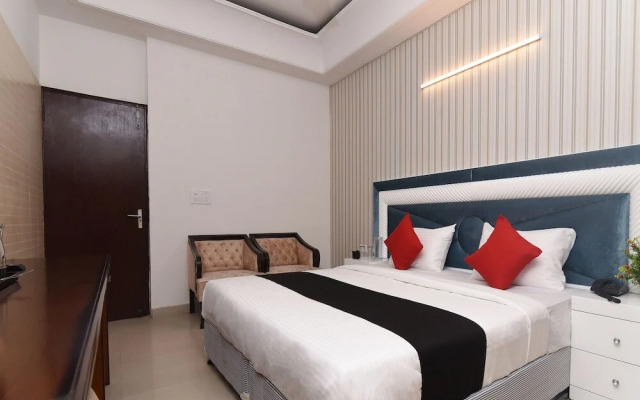 Capital O 16676 Noida City Center