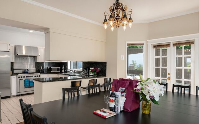 Seattle Vacation Home: The Tuscan Villa