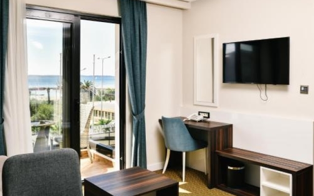 Country Hearth Inn (Ex. Regency Inn & Suites)